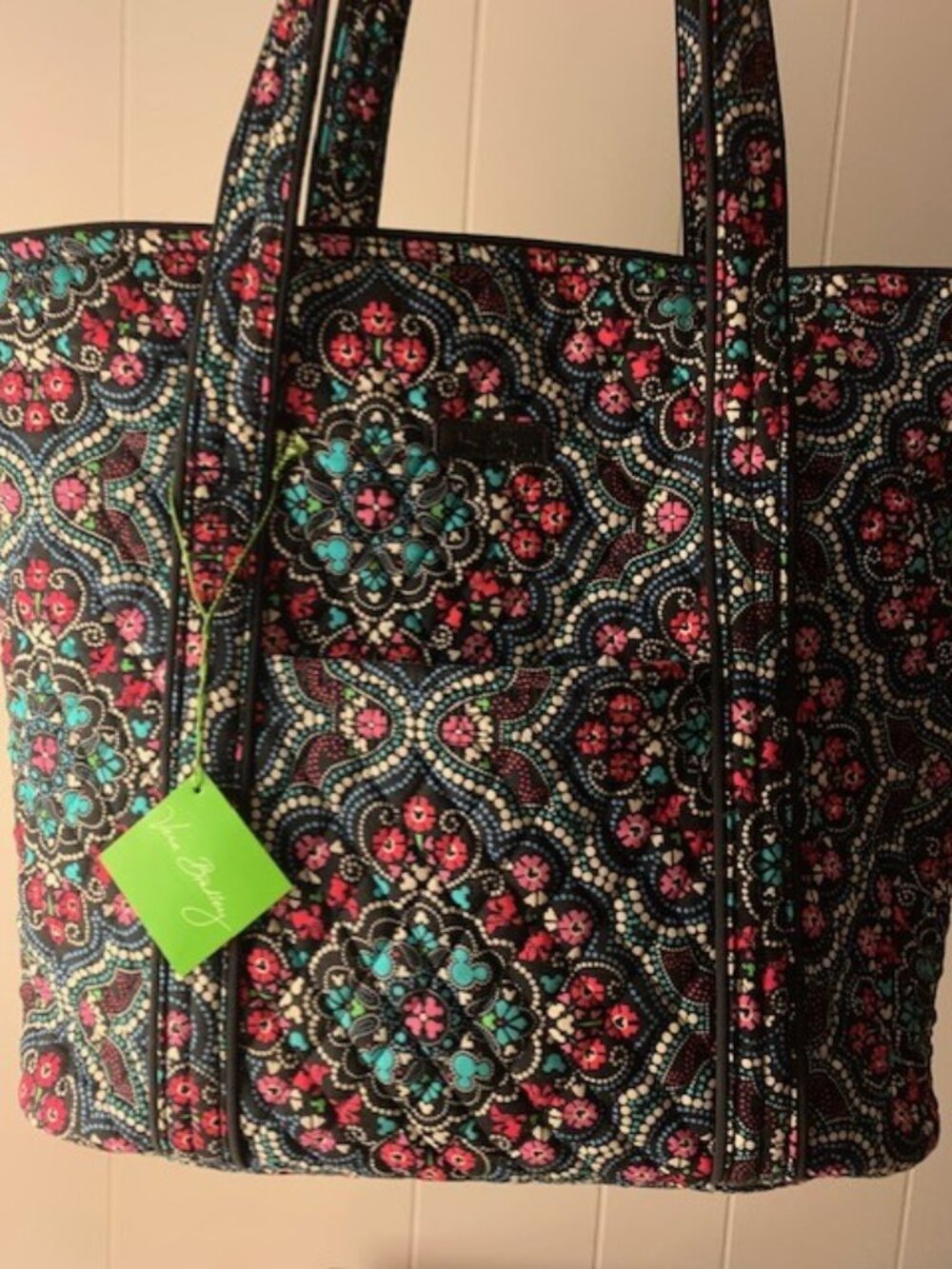 NWT 🛍️Vera Bradley Disney Parks Mickey Medallion Large Vera Tote